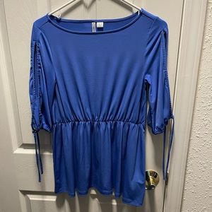 Women’s open shoulder top